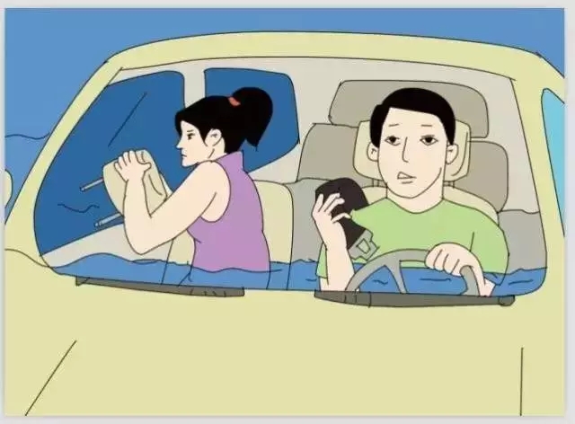 內(nèi)澇時汽車被水圍困時自救